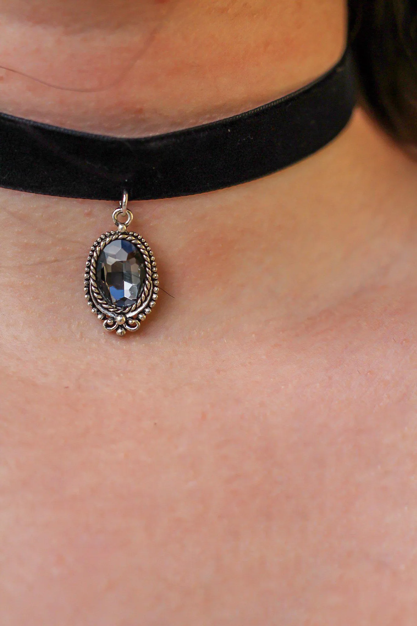 Black Vintage Jewel Choker