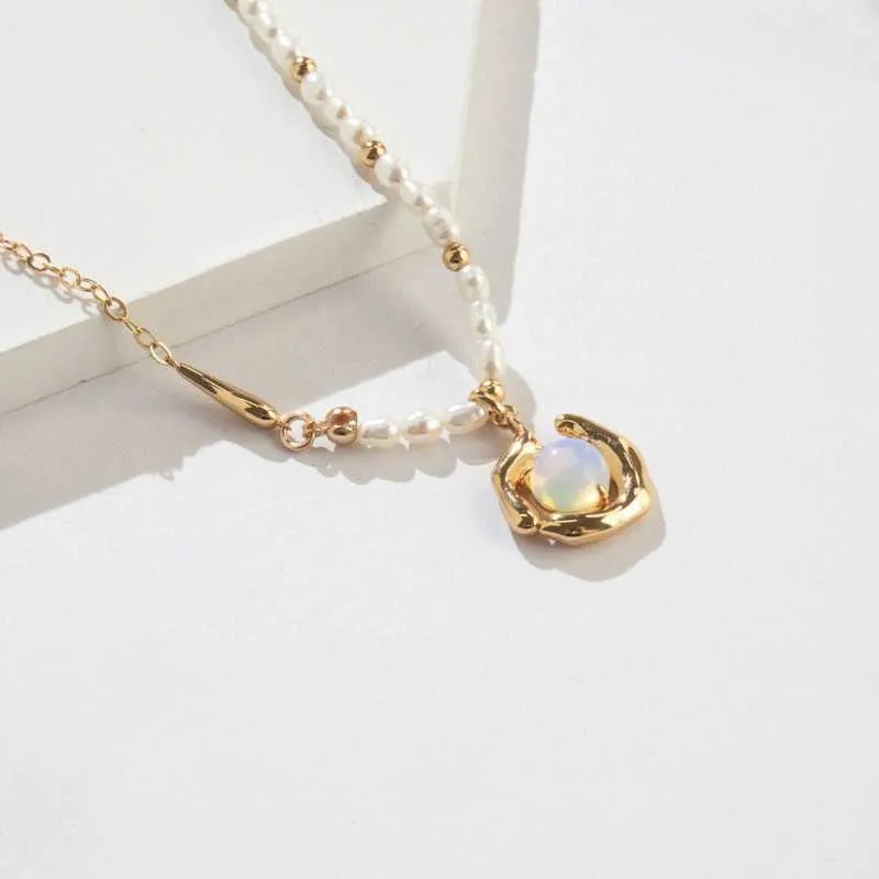 Gelite Pearl Necklace in 18k Gold Plated