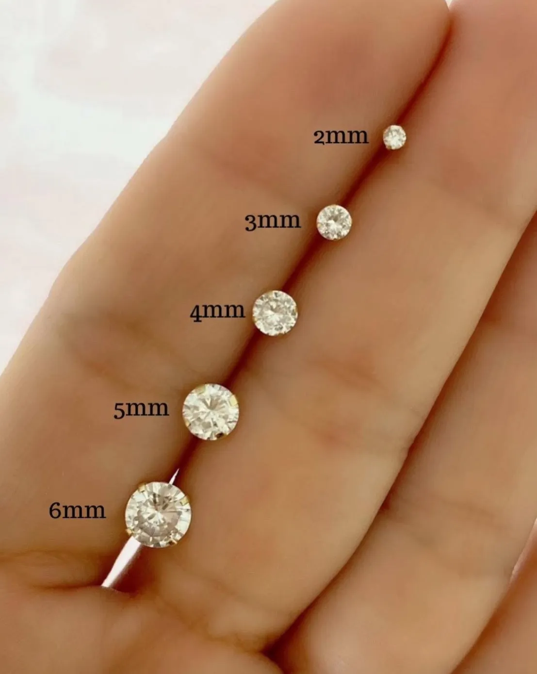 Nikki 4 Prong Round Push Back Studs (4mm)