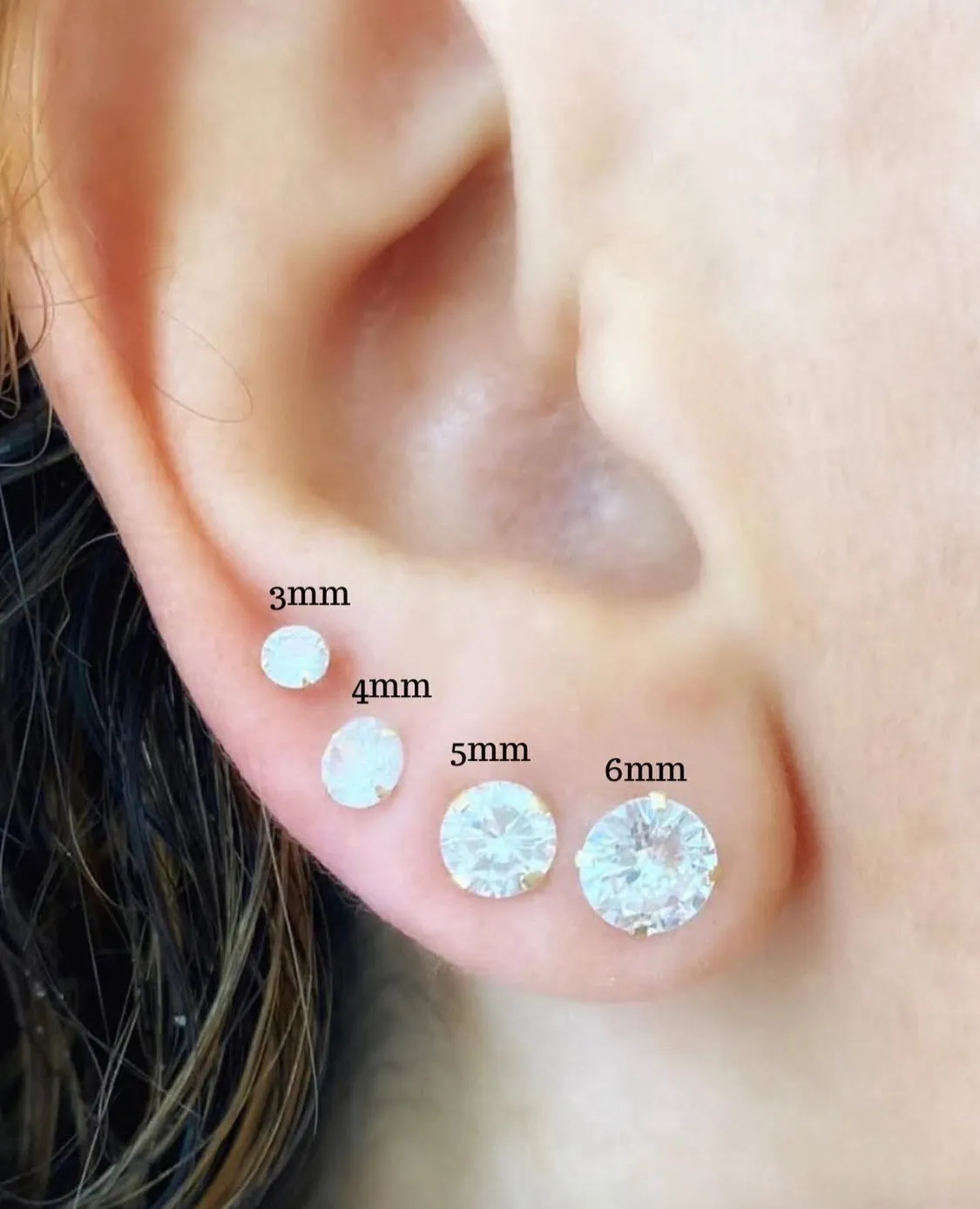 Nikki 4 Prong Round Push Back Studs (4mm)