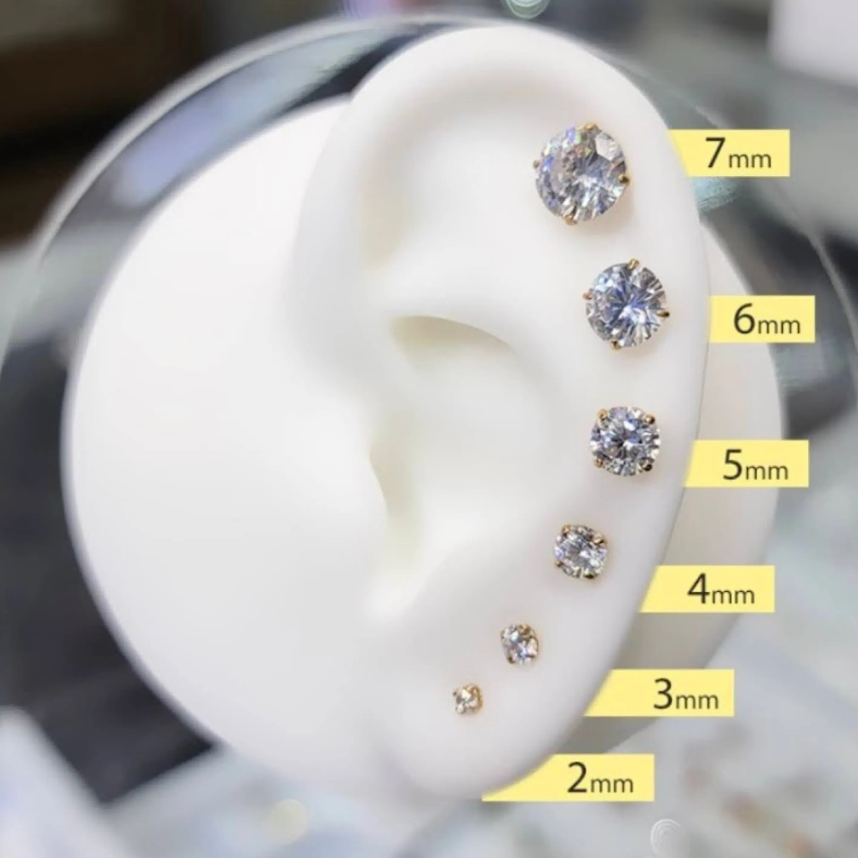 Nikki 4 Prong Round Push Back Studs (4mm)