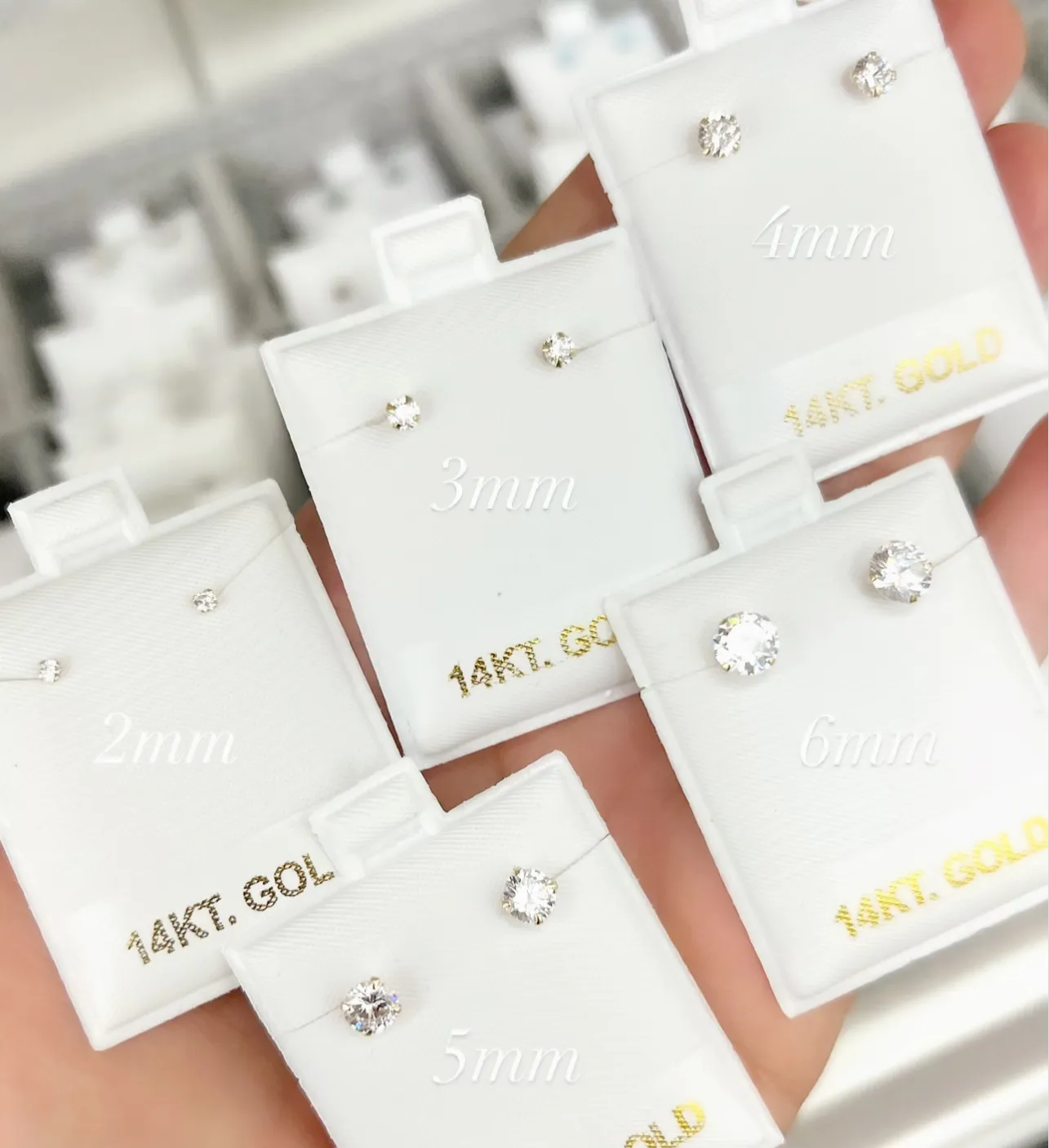 Nikki 4 Prong Round Push Back Studs (4mm)