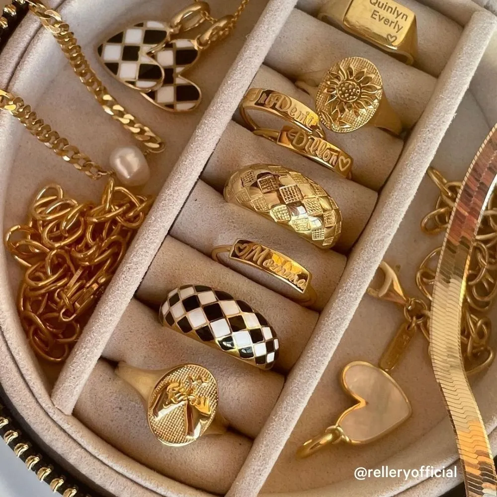 On The Go Jewelry Case Rouge Red
