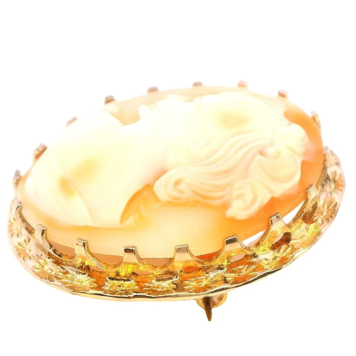 Timeless Gold-Tone Shell Cameo Brooch - Elegant Sustainability